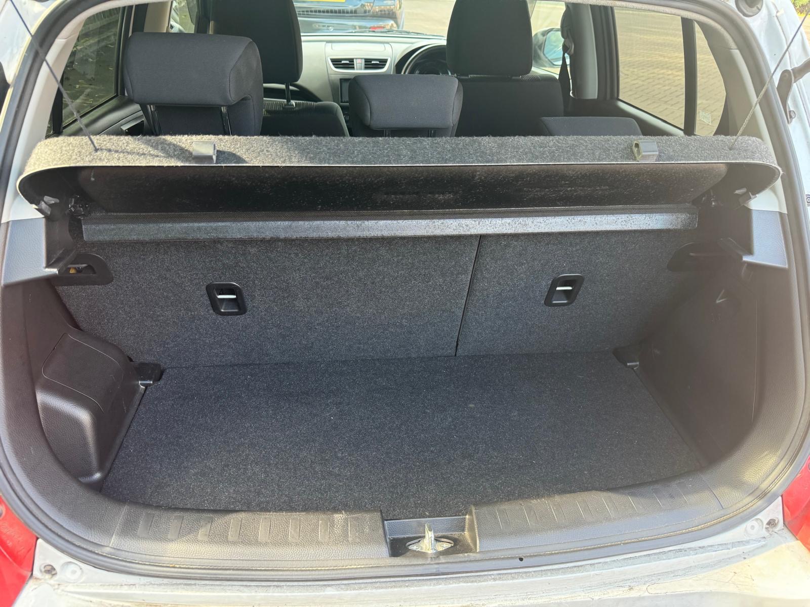 Suzuki swift 2013. Full option one year mot